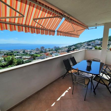 Lovely 3-Bedroom Apartment With Breathtaking View Dugi Rat Extérieur photo
