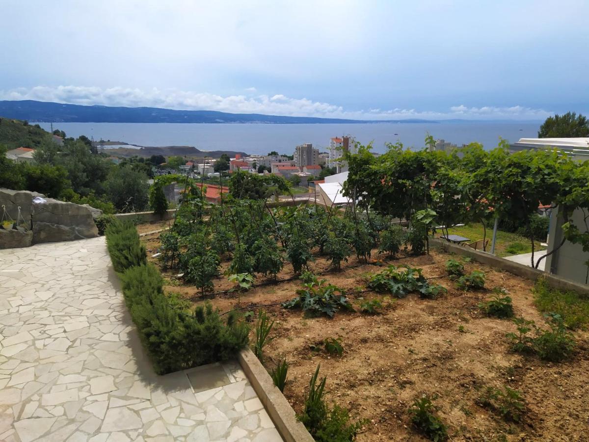 Lovely 3-Bedroom Apartment With Breathtaking View Dugi Rat Extérieur photo